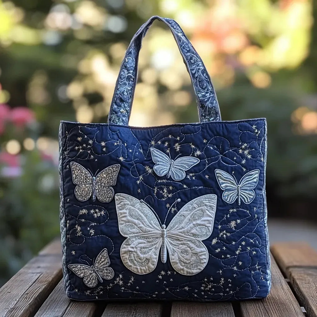 Silberner Schmetterling — Handwerklich gesteppte Tasche