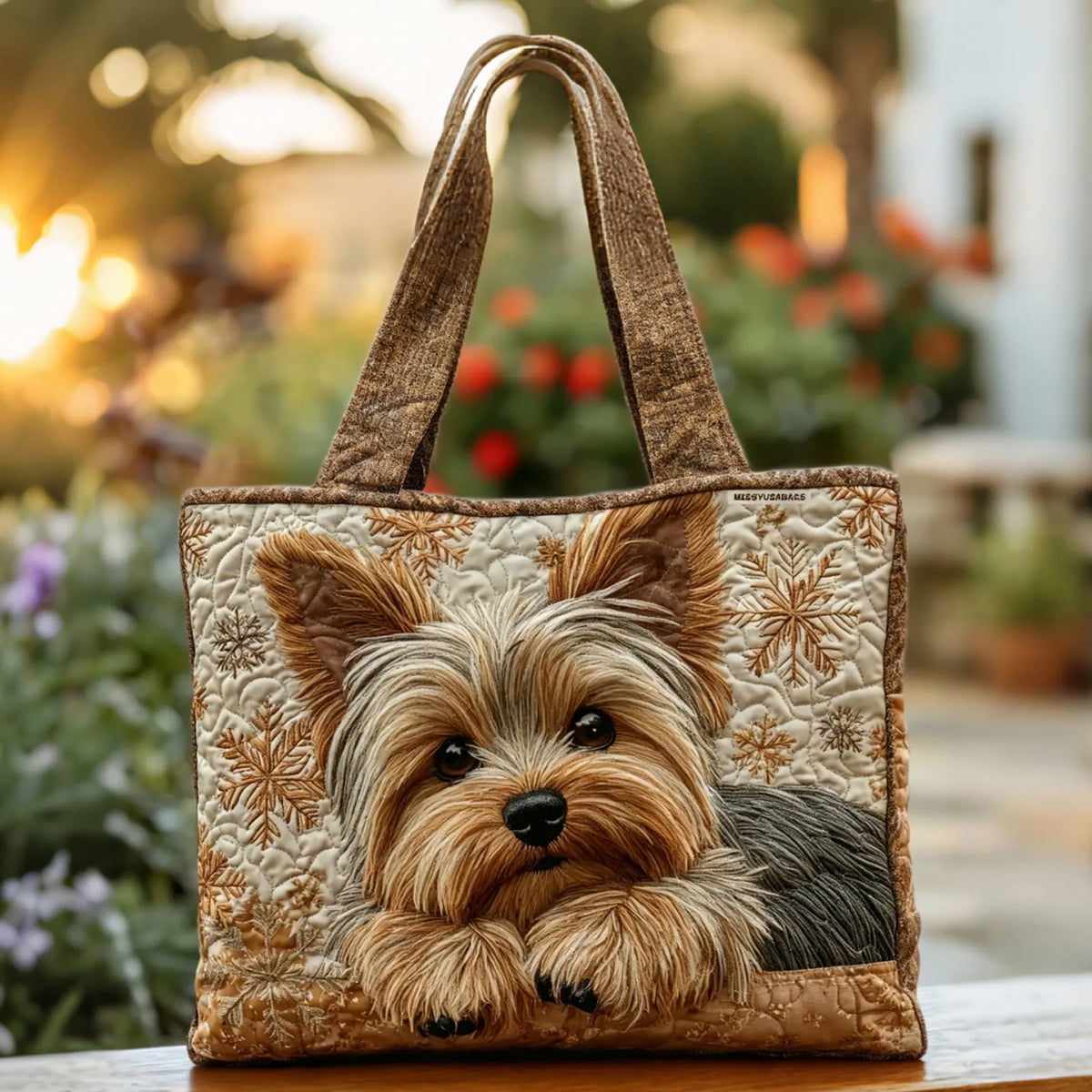 Süßer Yorkshire Terrier — Handwerklich gesteppte Tasche