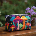 Groovy Pilz — gesteppte Kosmetiktasche