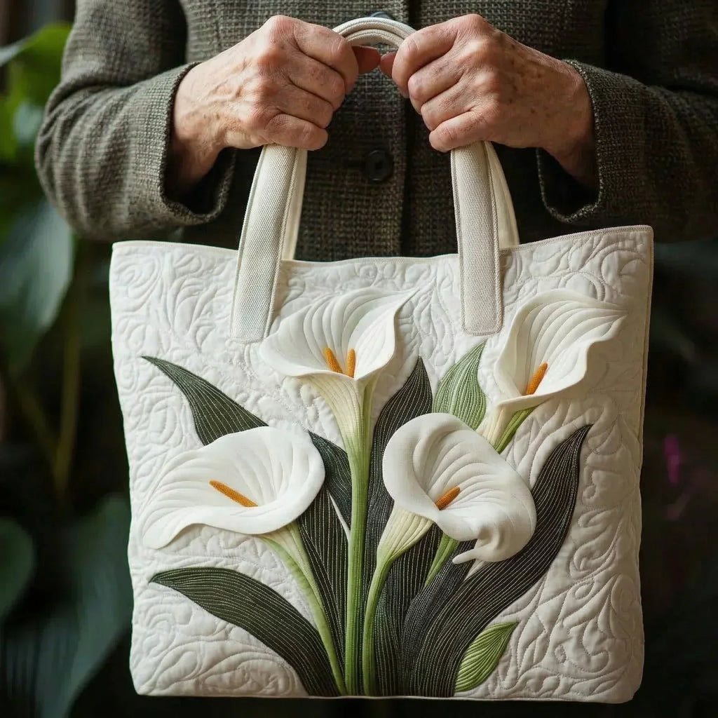 Weiße Lilien — Handwerklich gesteppte Tasche