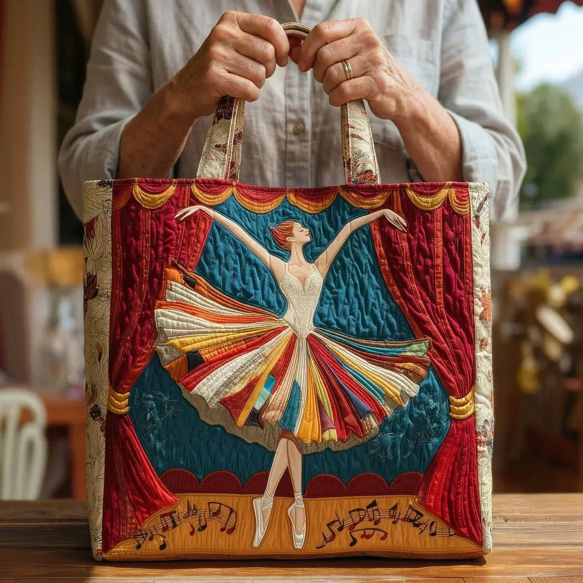 Eleganter Schwan — handwerklich gesteppte Tasche